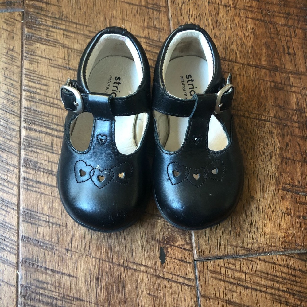 Baby girls Stride Rite size 3 black dress shoes